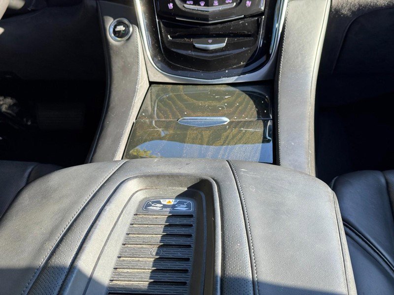 Used 2020 Cadillac Escalade Platinum image 15