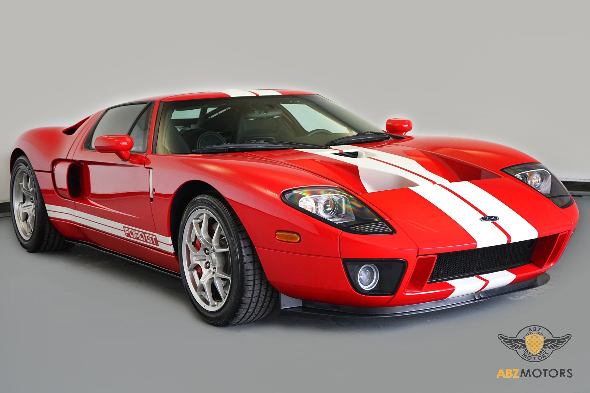 Used 2005 Ford GT image 2