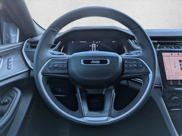 New 2025 Jeep Grand Cherokee Limited w/ Black Appearance Package image 14