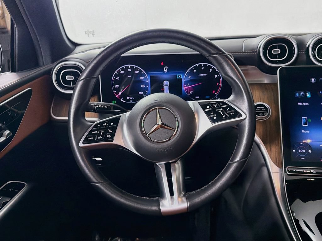 Used 2024 Mercedes-Benz GLC 300 image 29