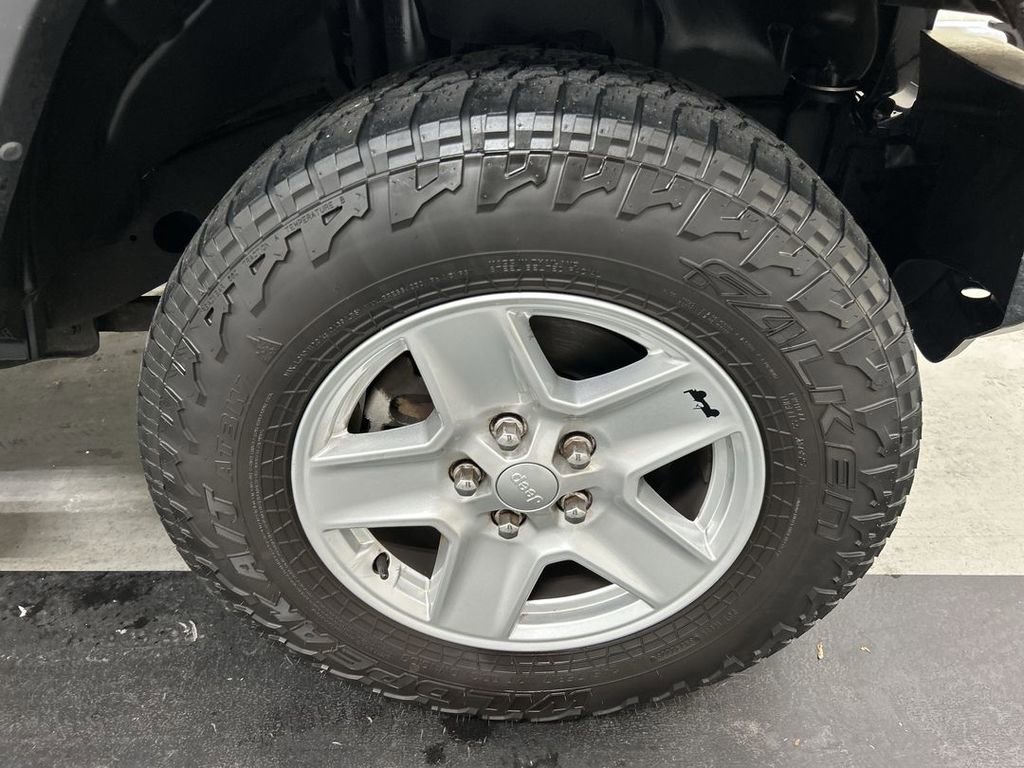 Used 2020 Jeep Gladiator Sport w/ Quick Order Package 24S AWD/4WD image 8