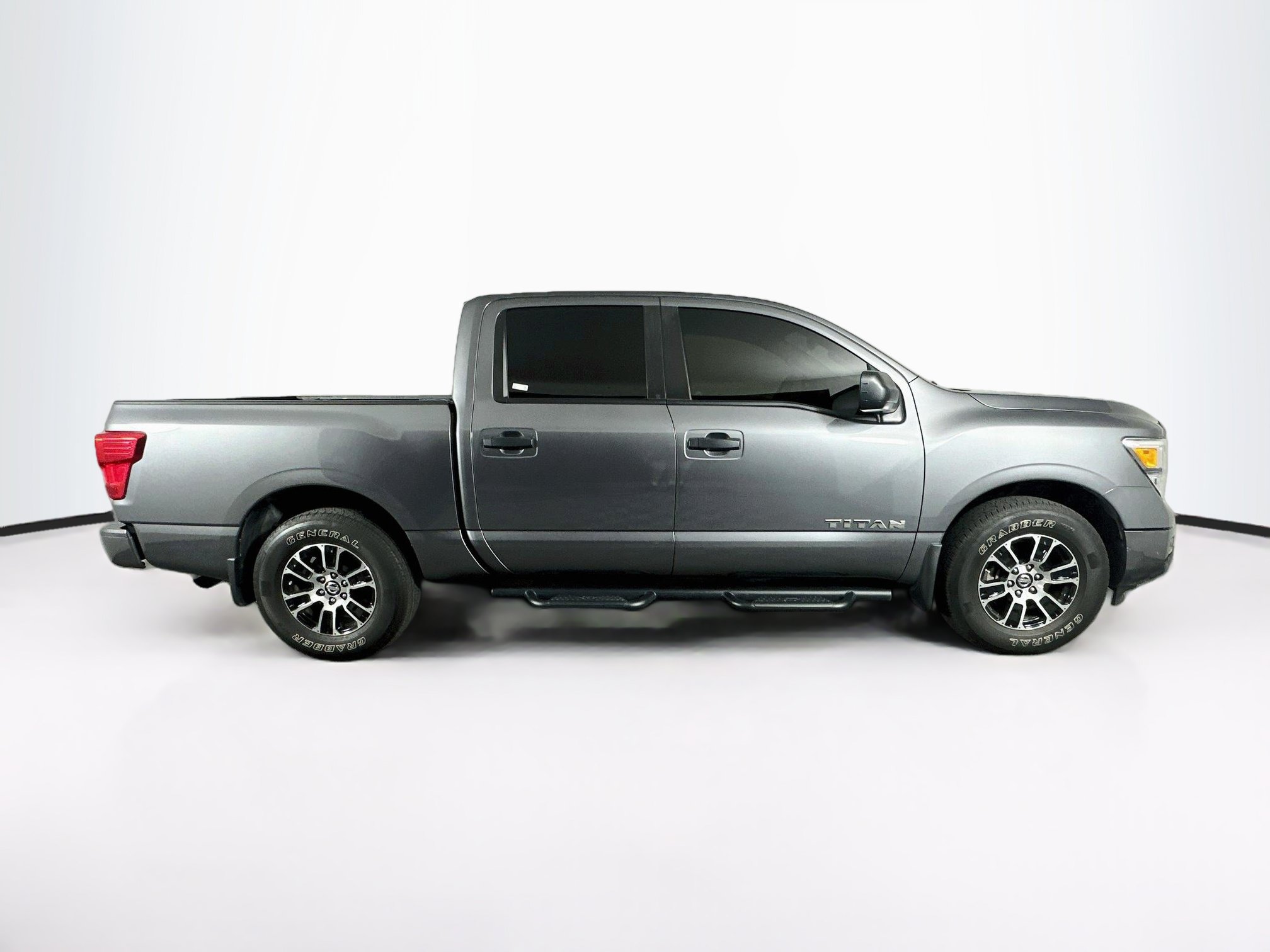 Used 2022 Nissan Titan SV w/ Accessory Utility Package RWD image 10