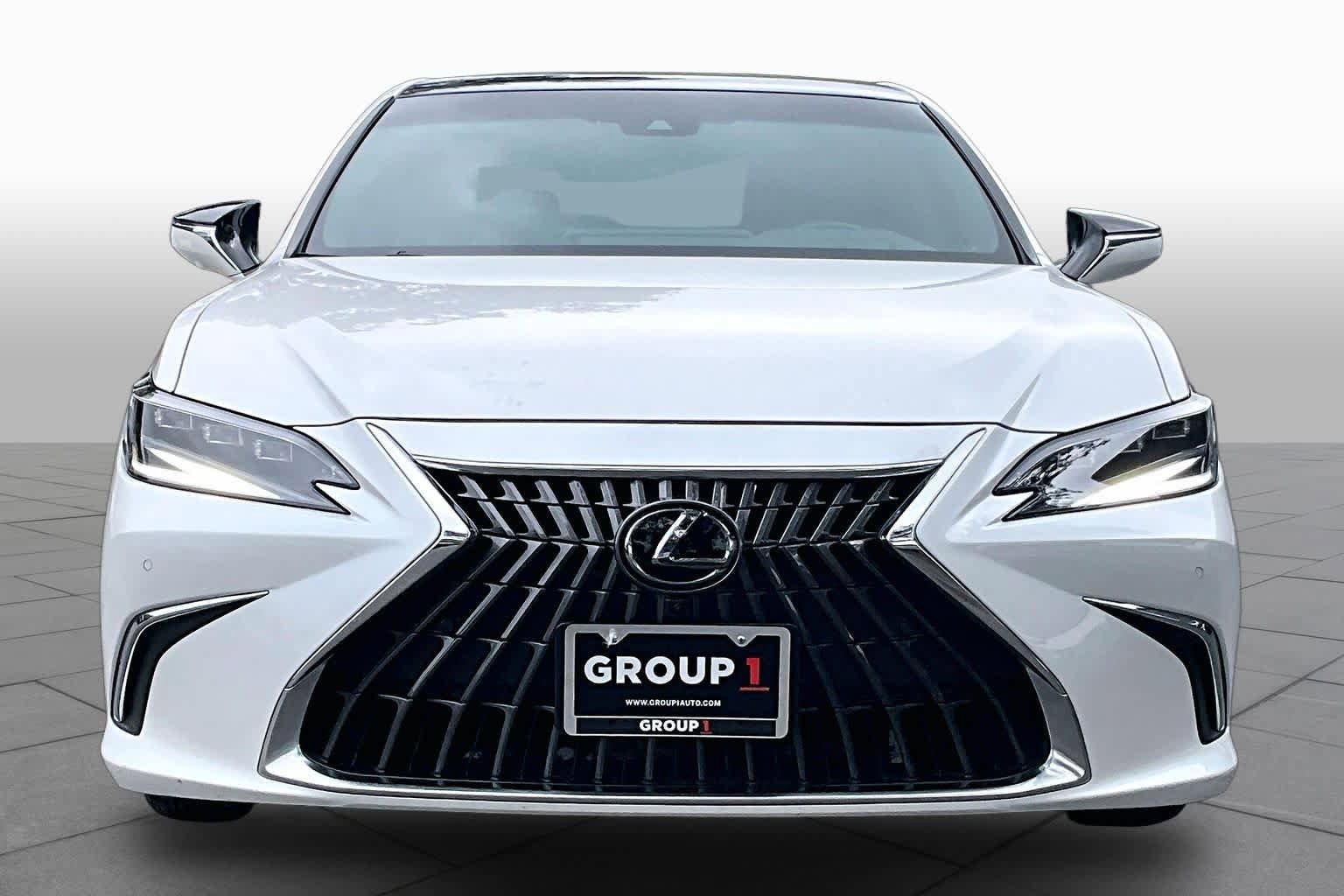Used 2024 Lexus ES 350 Ultra Luxury w/ Accessory Package (Z2) FWD image 4