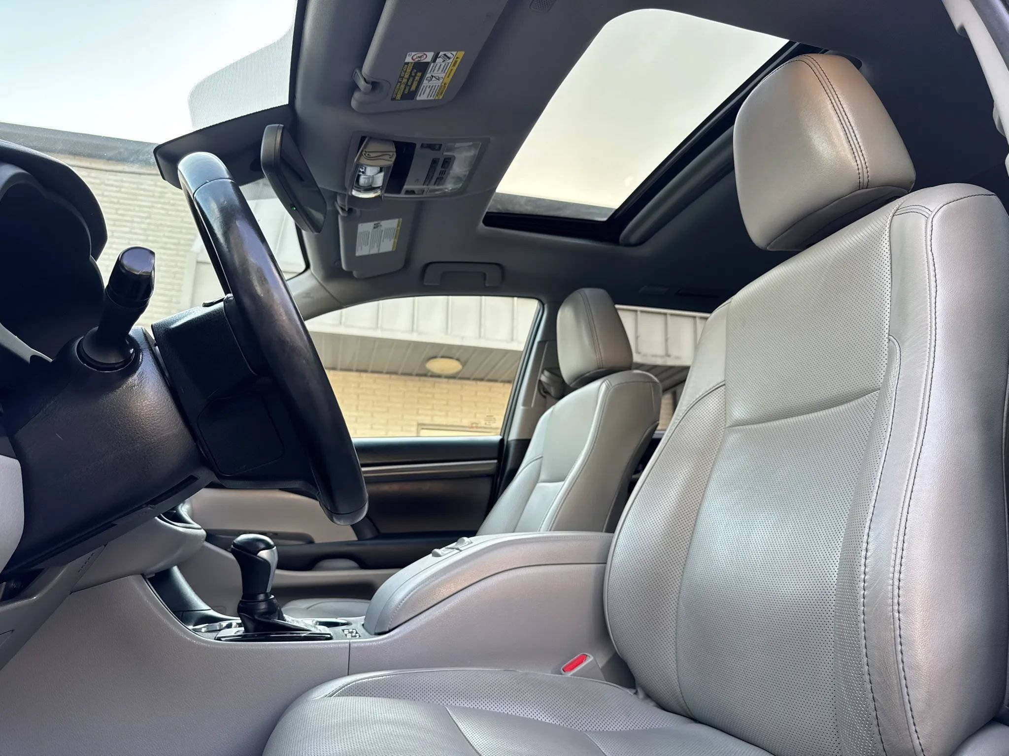 Used 2019 Toyota Highlander Limited FWD image 16