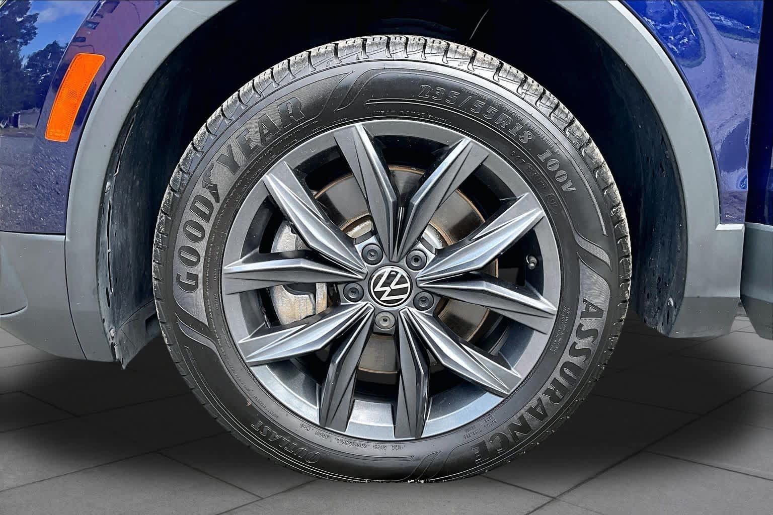 Used 2022 Volkswagen Tiguan SE AWD/4WD image 11