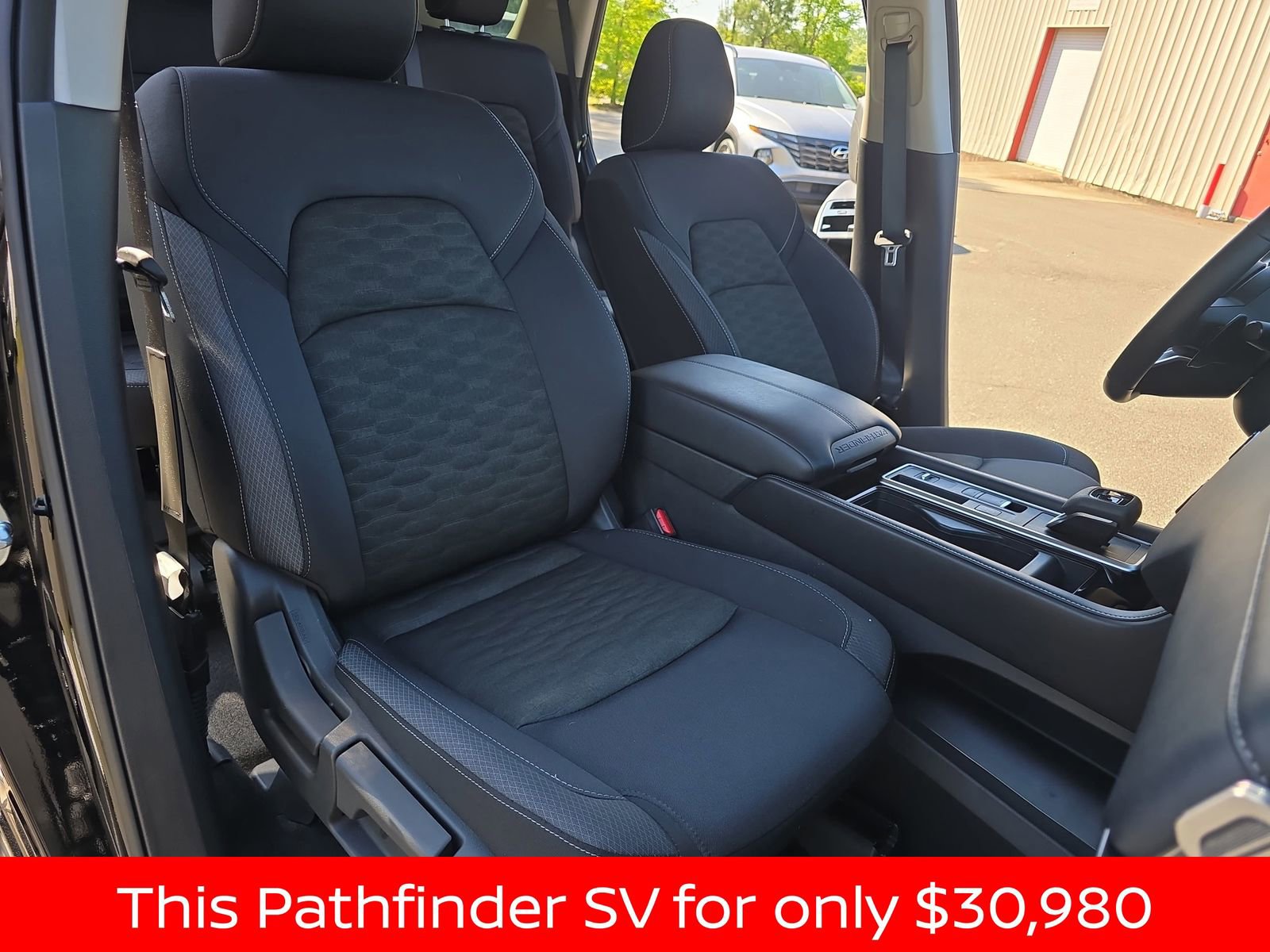 Used 2025 Nissan Pathfinder SV image 16