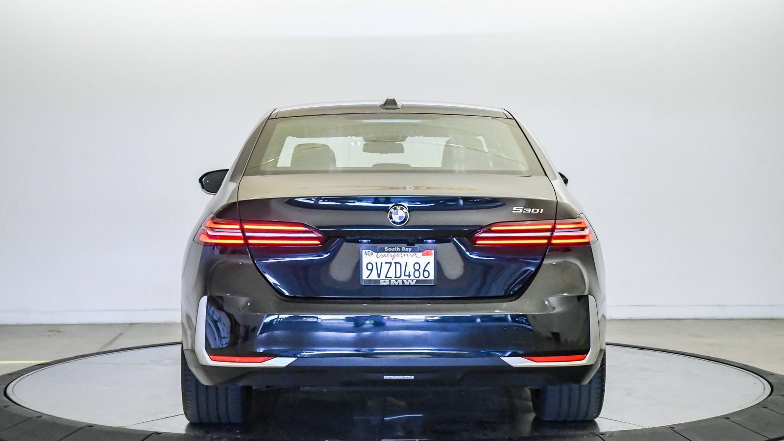 Used 2026 BMW 530i RWD image 3