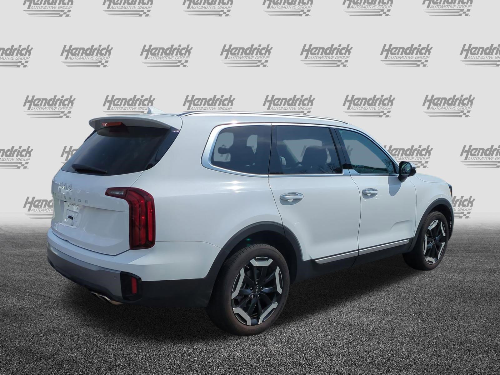 Used 2025 Kia Telluride S image 9