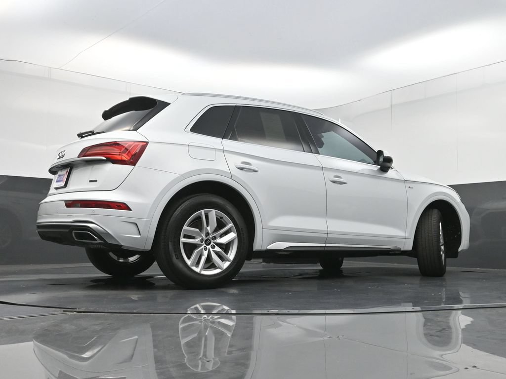 Used 2023 Audi Q5 2.0T Premium w/ Convenience Package AWD/4WD image 32