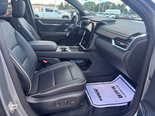 Certified 2024 GMC Acadia Denali w/ Super Cruise Package AWD/4WD image 24
