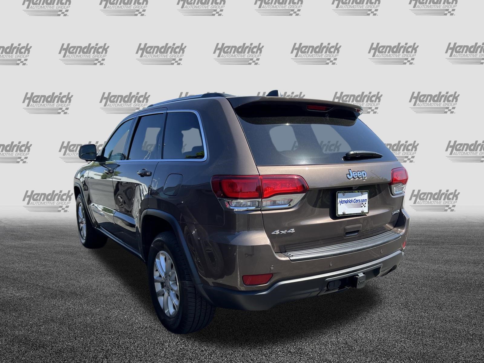 Used 2021 Jeep Grand Cherokee Laredo AWD/4WD image 9