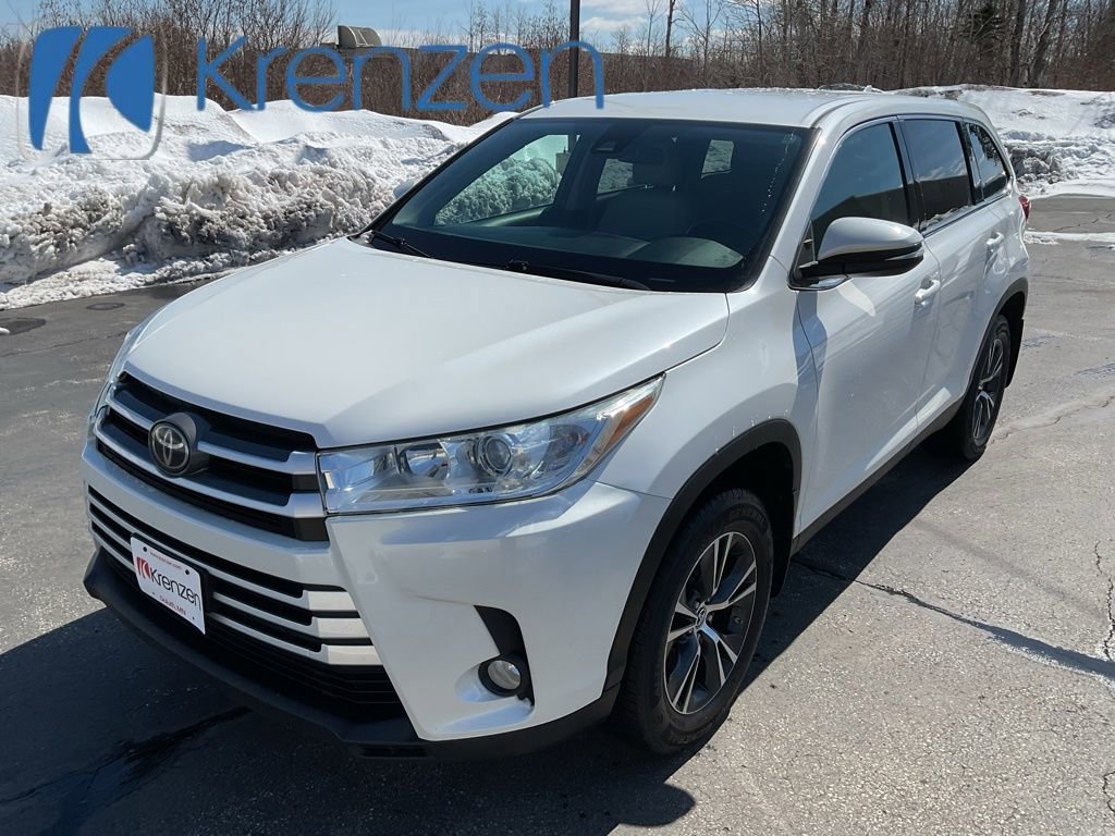 Used 2019 Toyota Highlander Plus AWD/4WD image 1