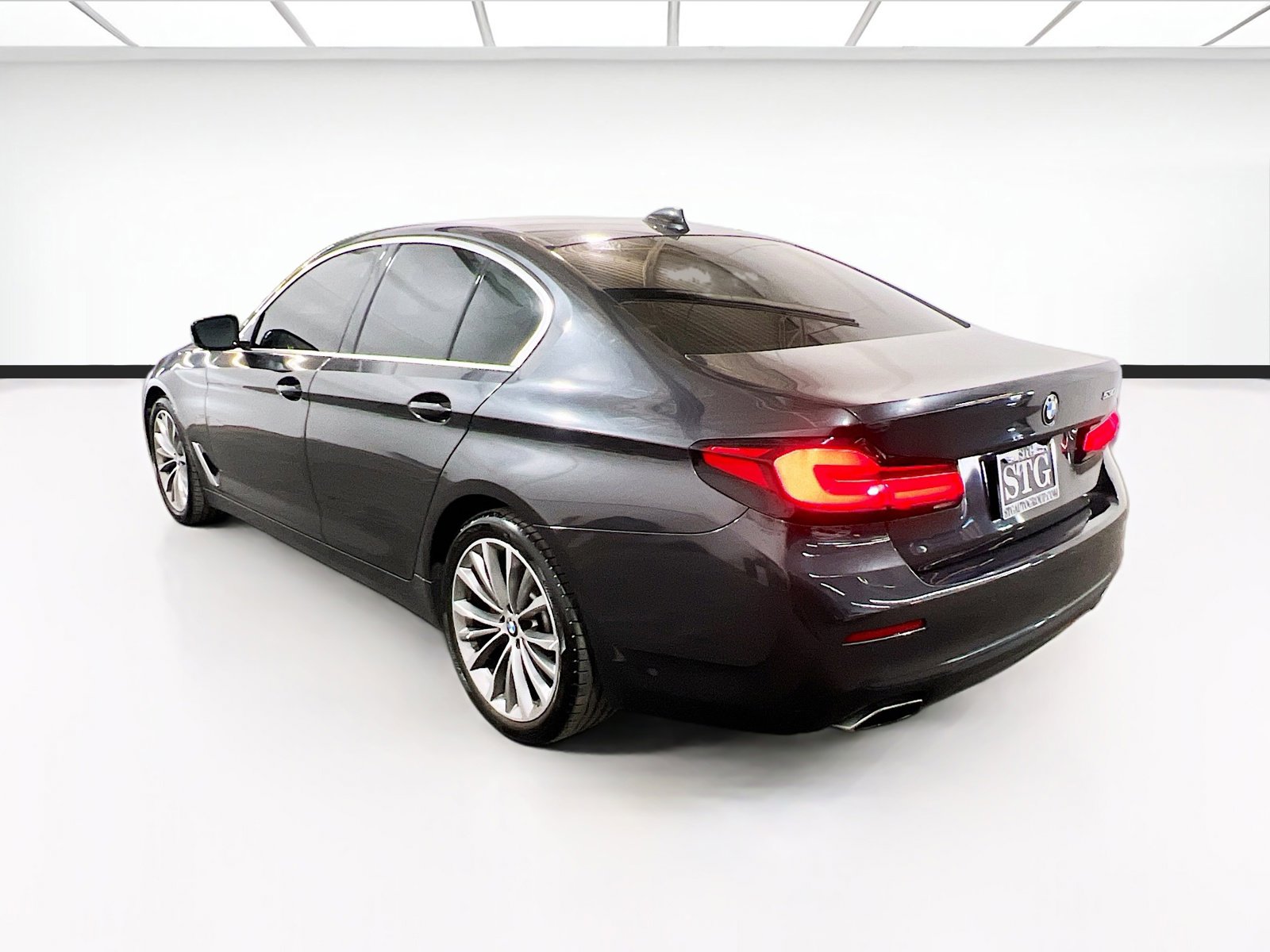Used 2022 BMW 530i w/ Convenience Package image 6