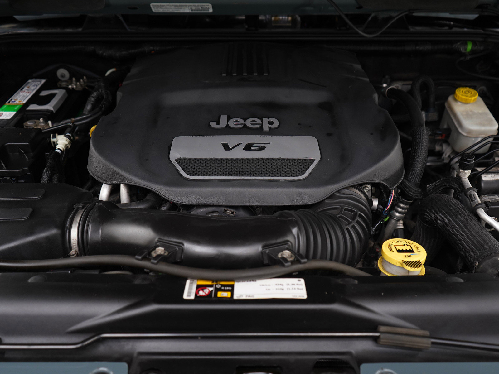 Used 2014 Jeep Wrangler Unlimited Sahara w/ Connectivity Group image 29