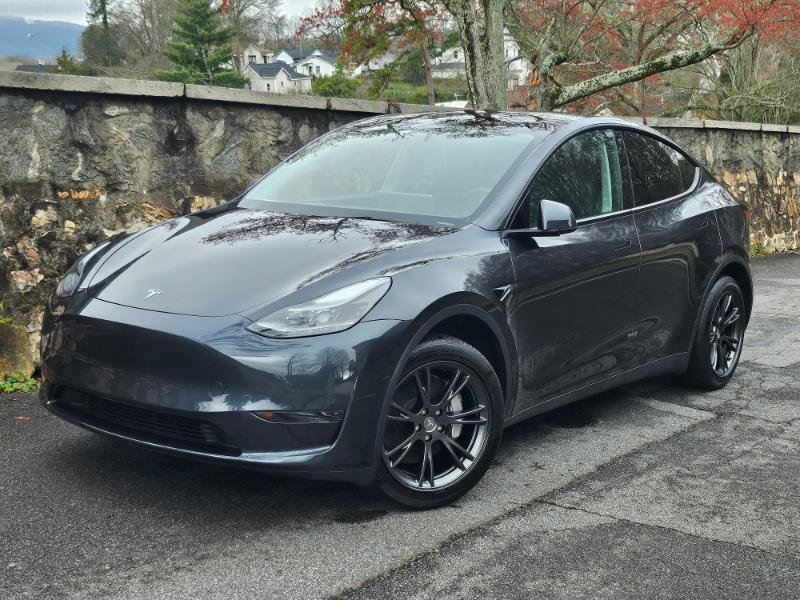 Used 2024 Tesla Model Y Long Range image 2