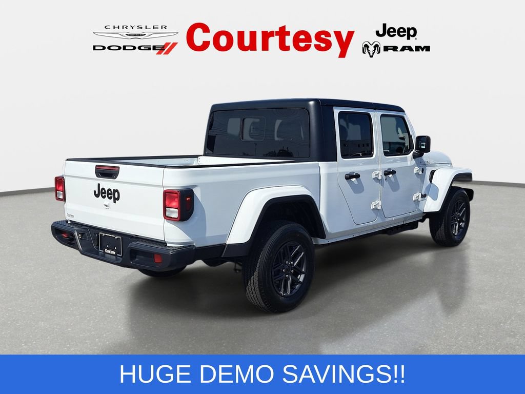 New 2026 Jeep Gladiator Sport AWD/4WD image 2