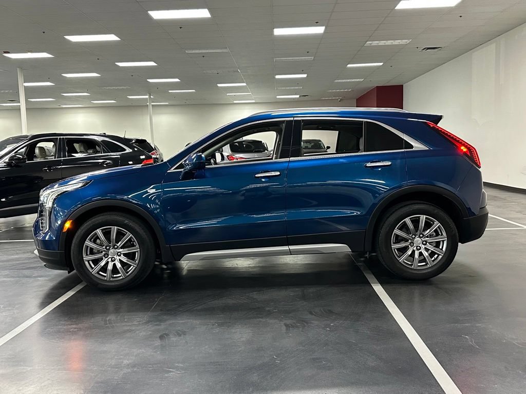 Used 2019 Cadillac XT4 Premium Luxury w/ Cold Weather Package FWD image 4