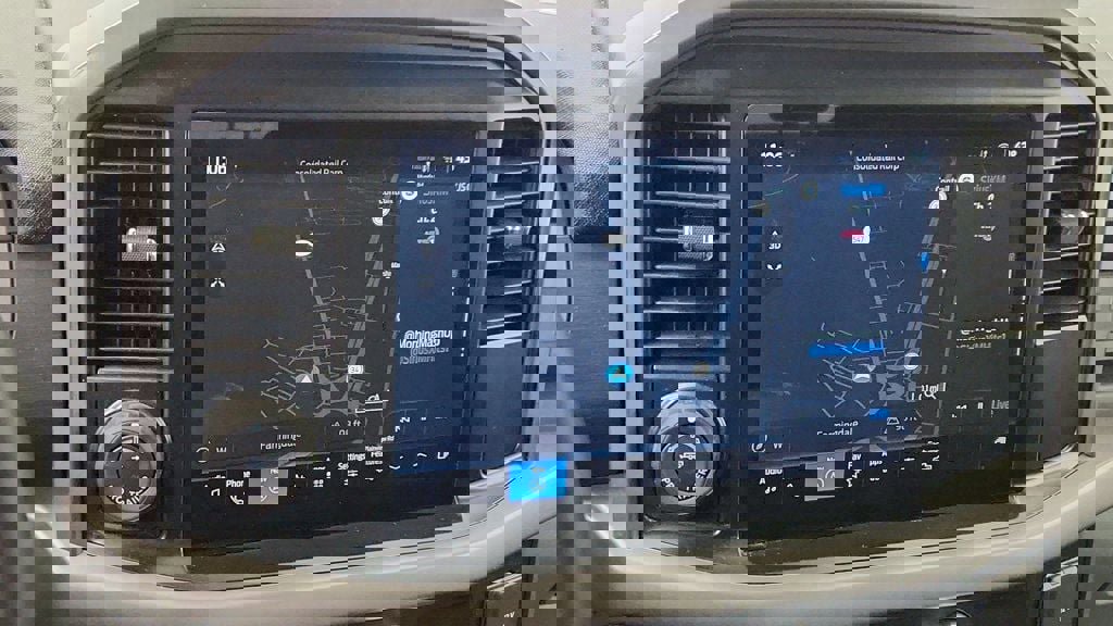 Used 2025 Ford F150 Lightning XLT image 16