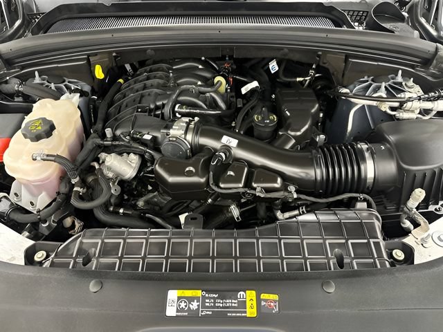 Used 2024 Jeep Grand Cherokee Limited AWD/4WD image 10