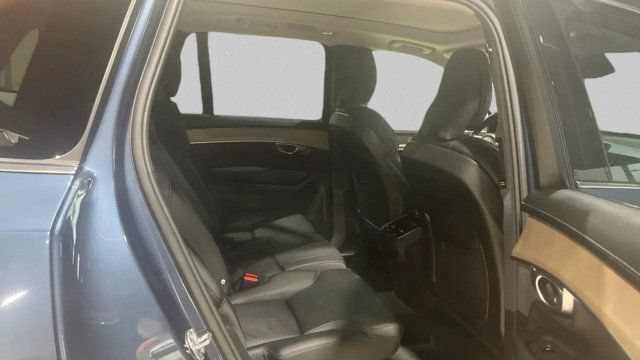 Used 2025 Volvo XC90 B5 Plus AWD/4WD image 19