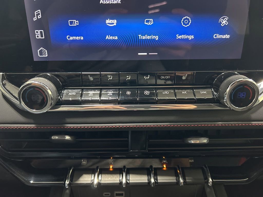 Used 2023 Chevrolet Colorado Z71 w/ Z71 Convenience Package 2 image 21