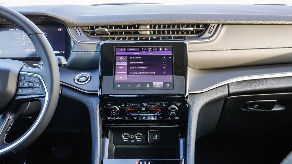 New 2025 Jeep Grand Cherokee Altitude image 14