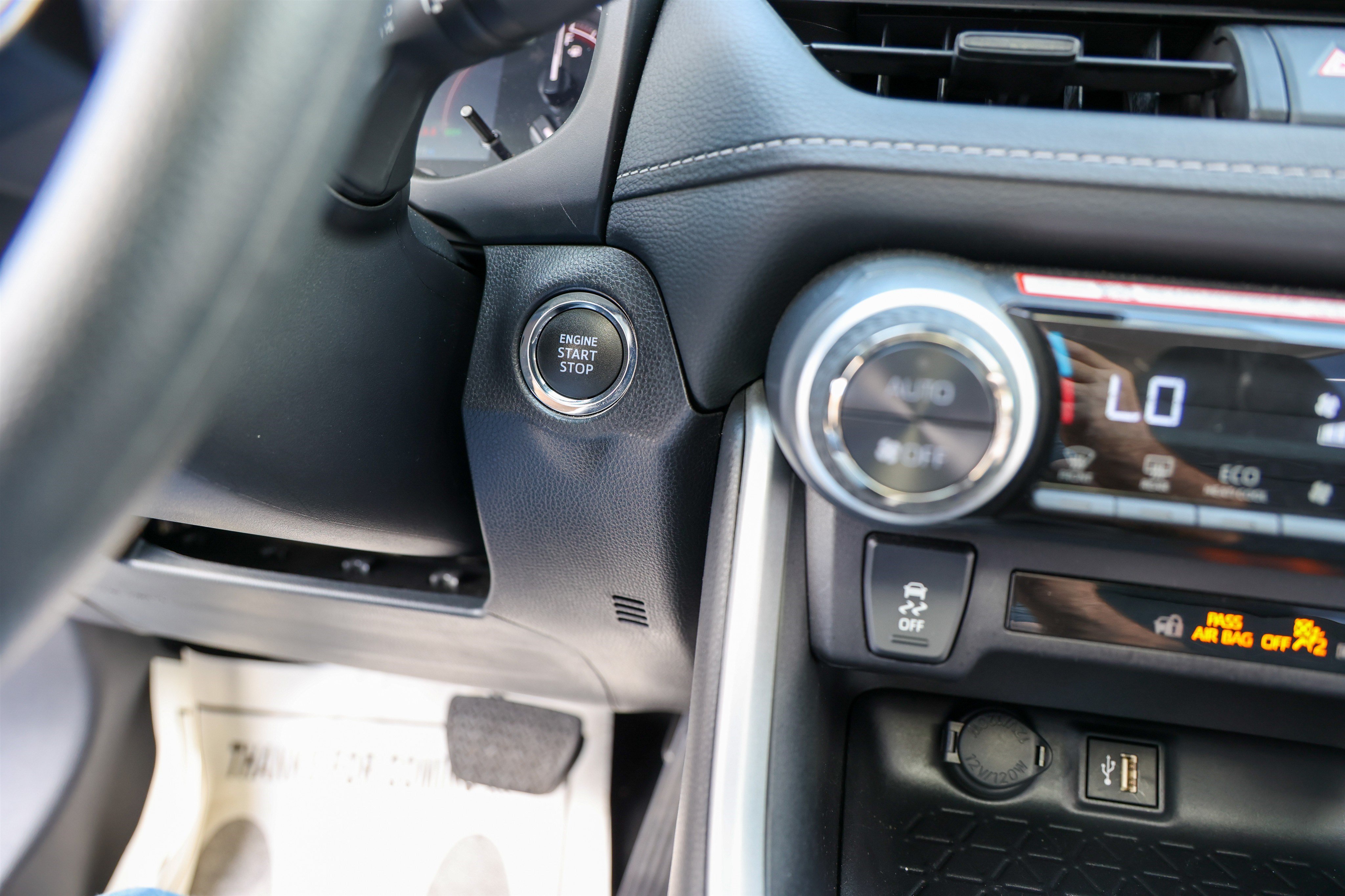 Certified 2025 Toyota RAV4 XLE w/ Convenience Package FWD image 20