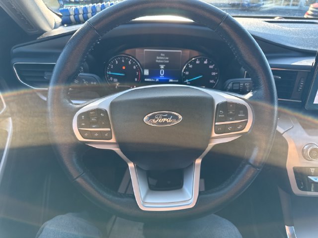 Used 2021 Ford Explorer XLT w/ Equipment Group 202A AWD/4WD image 15