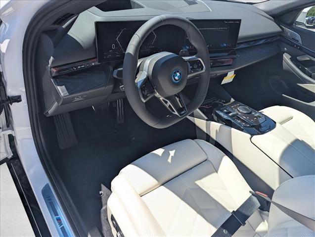 New 2027 BMW 550e xDrive AWD/4WD image 3