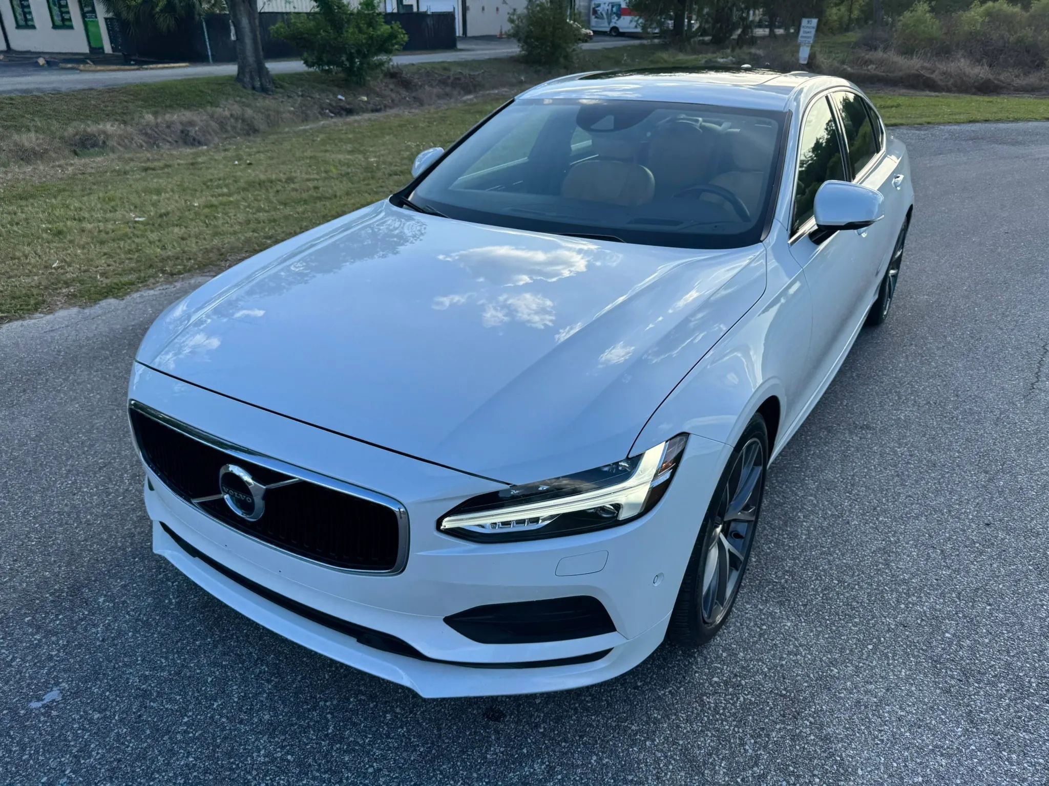 Used 2019 Volvo S90 T6 Momentum image 14
