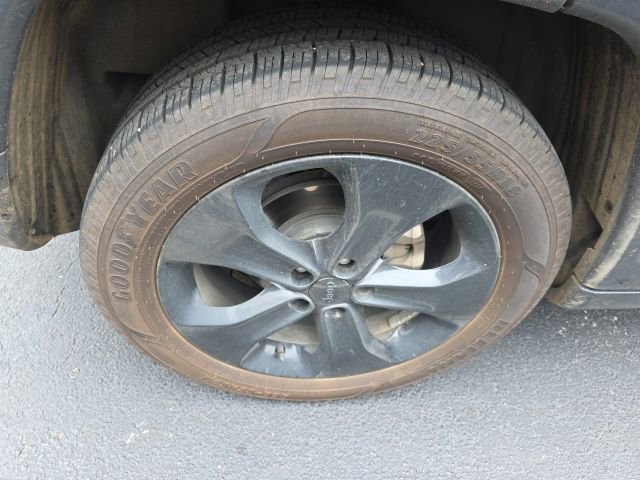 Used 2021 Jeep Compass Latitude FWD image 11