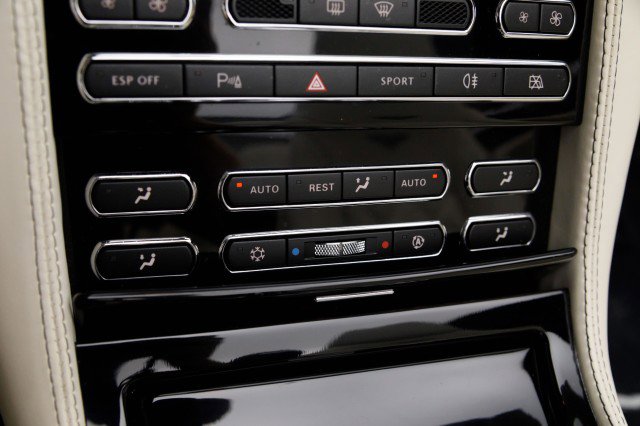 Used 2010 Bentley Azure T image 40