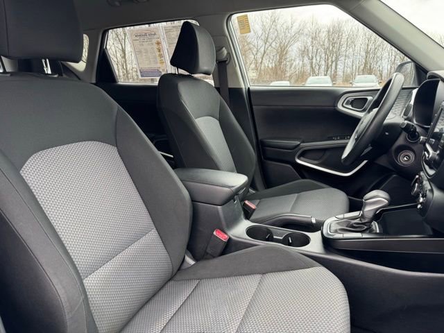 Used 2022 Kia Soul LX w/ Technology Package image 12