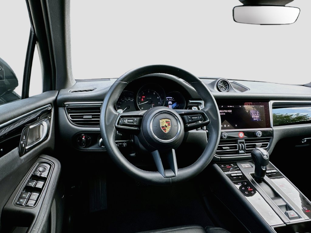Certified 2024 Porsche Macan w/ Premium Plus Package AWD/4WD image 24