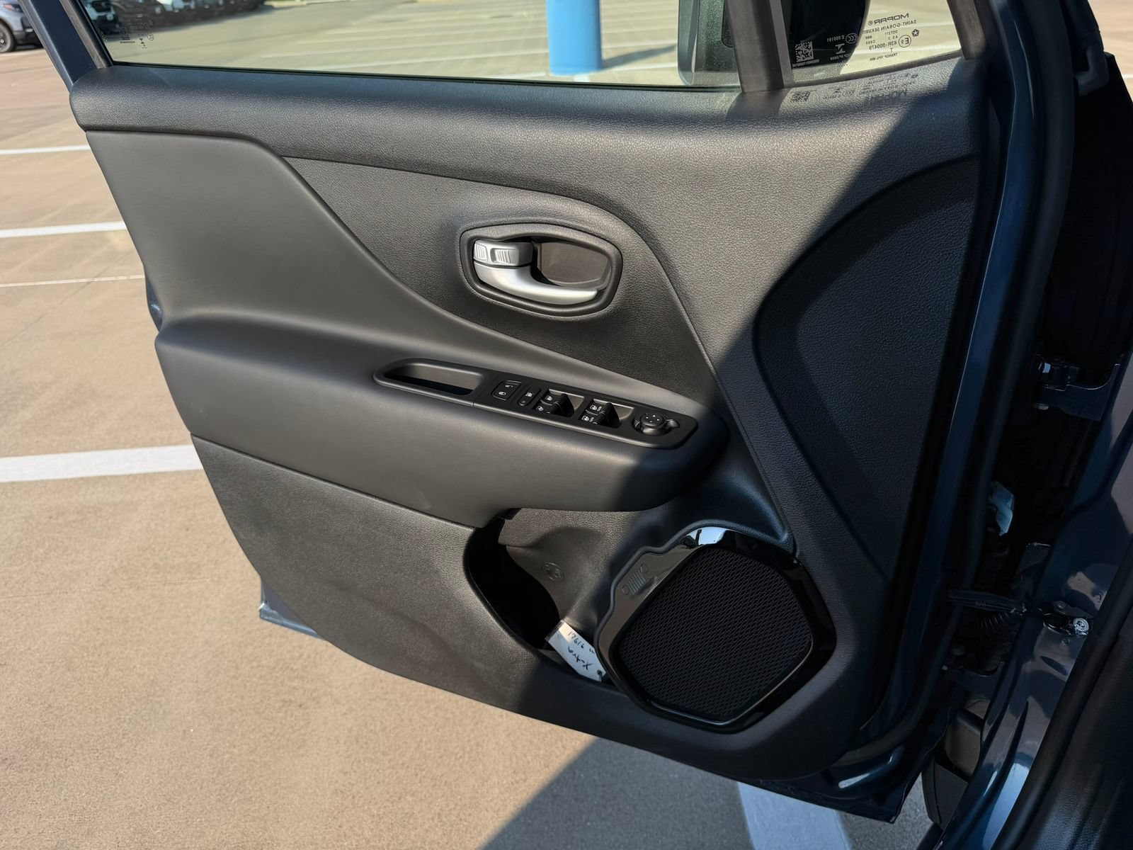 Used 2023 Jeep Renegade Altitude w/ Sun/Sound Group AWD/4WD image 25