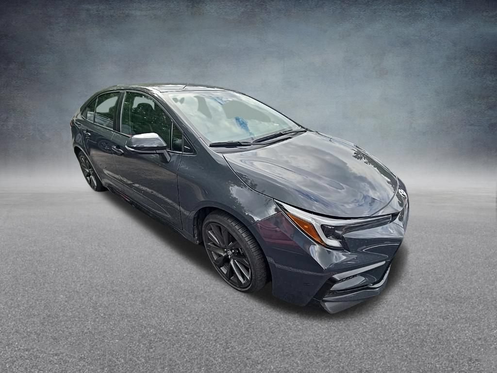 Used 2025 Toyota Corolla SE FWD image 2