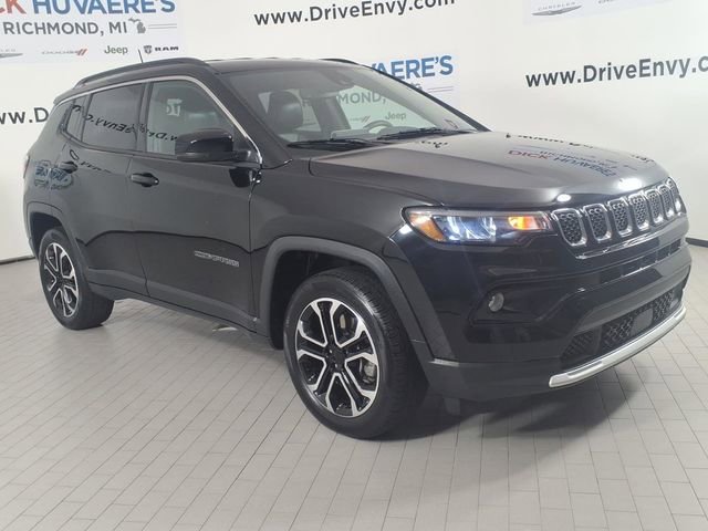 Used 2024 Jeep Compass Limited image 3