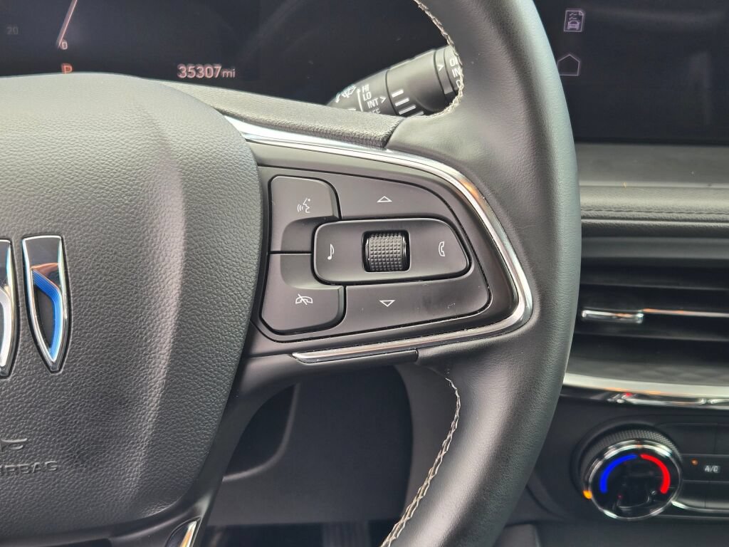 Certified 2025 Buick Encore GX Preferred FWD image 30