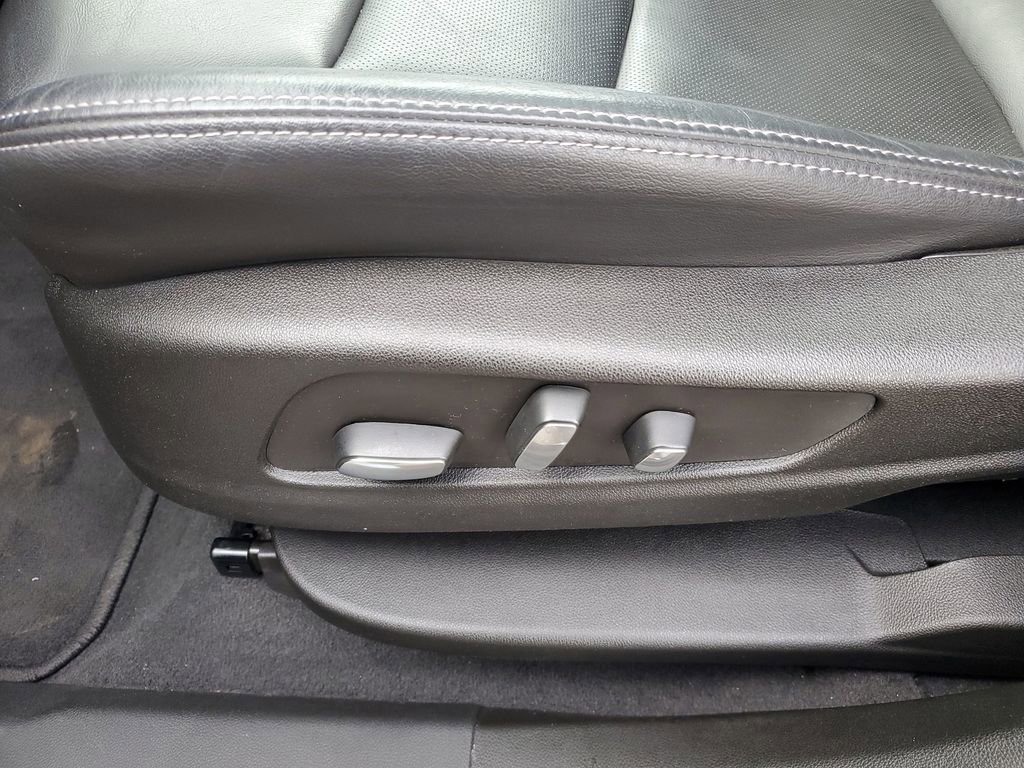 Used 2023 Cadillac XT6 Premium Luxury image 8