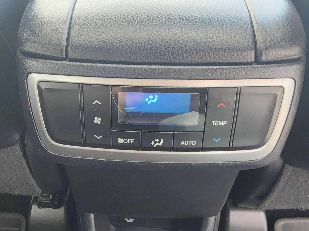 Used 2016 Toyota Highlander XLE AWD/4WD image 16
