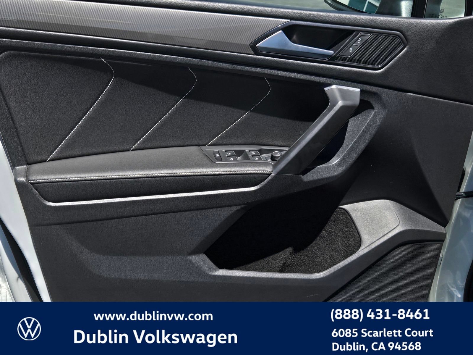 Used 2023 Volkswagen Tiguan SE FWD image 10