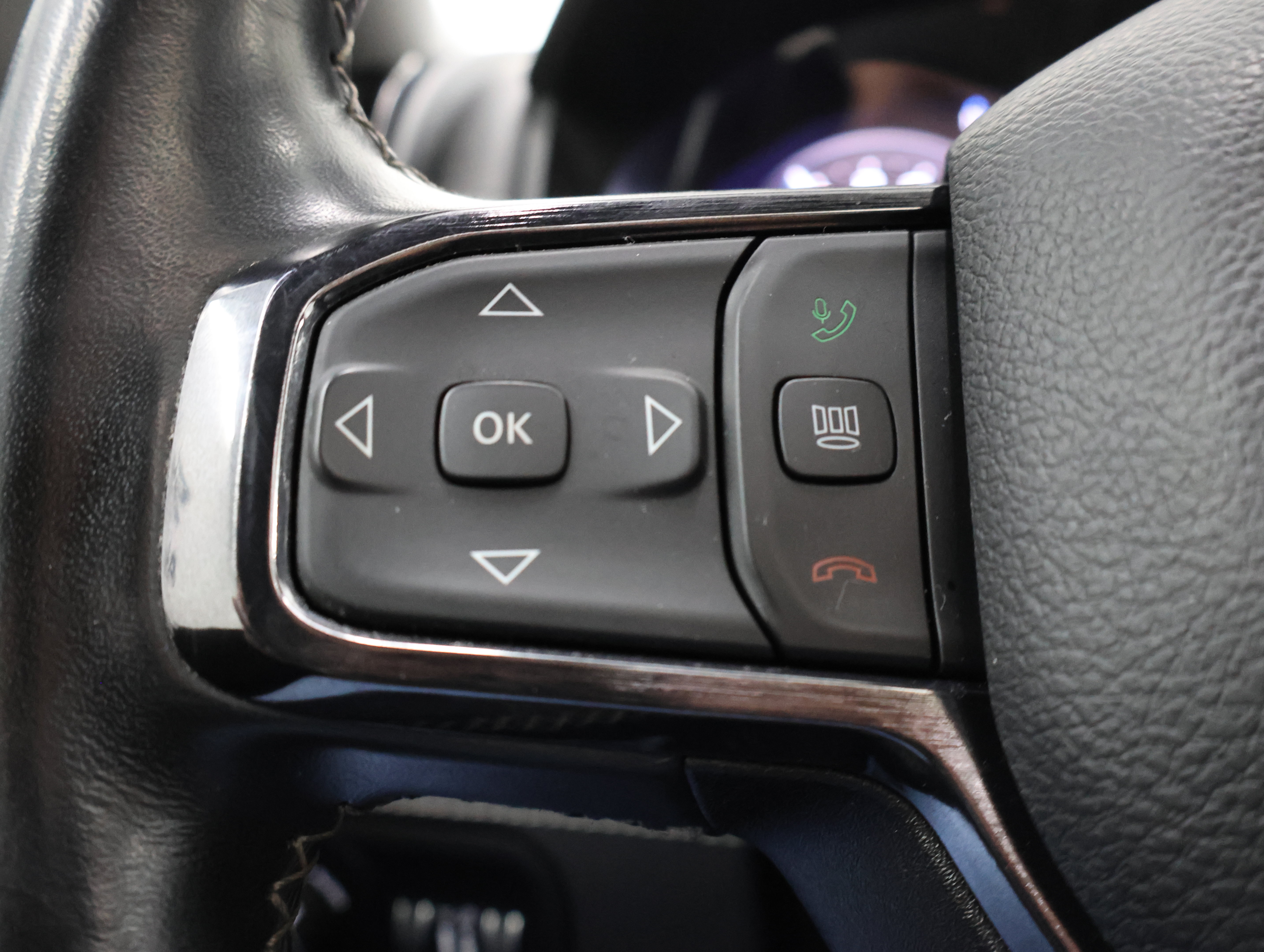 Used 2023 RAM 1500 Limited w/ Night Edition AWD/4WD image 16