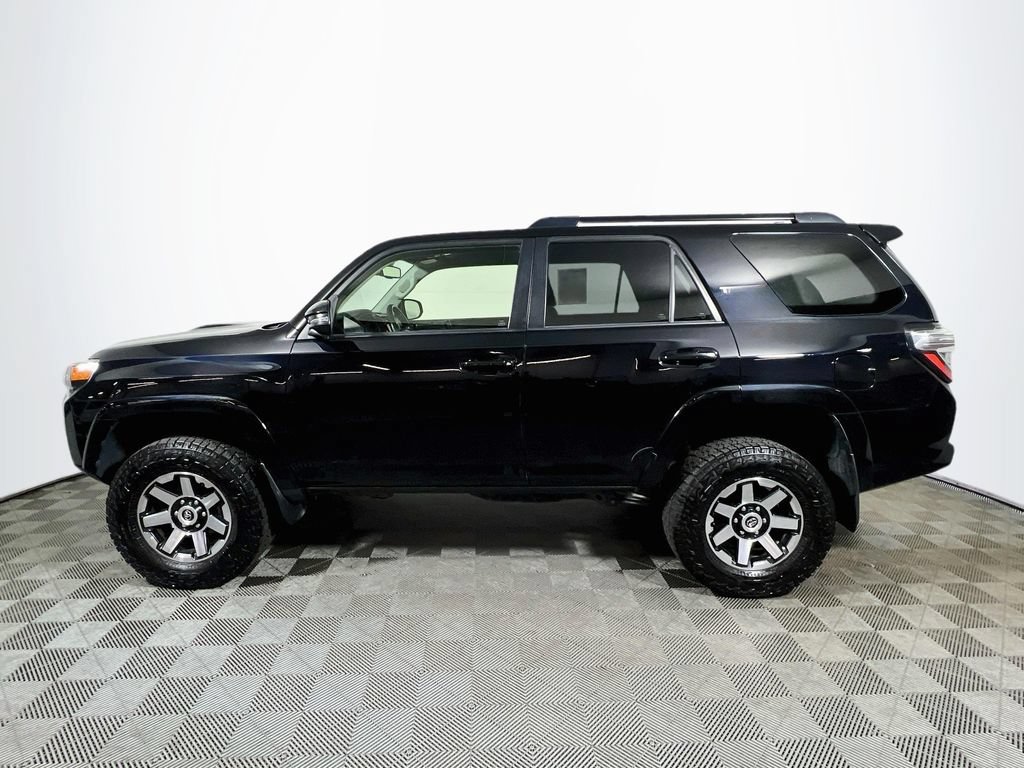 Certified 2022 Toyota 4Runner TRD Off-Road Premium AWD/4WD image 4