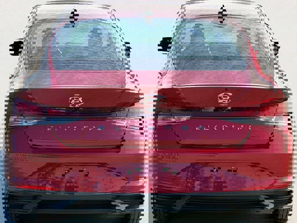 Certified 2023 Hyundai Elantra SE image 4