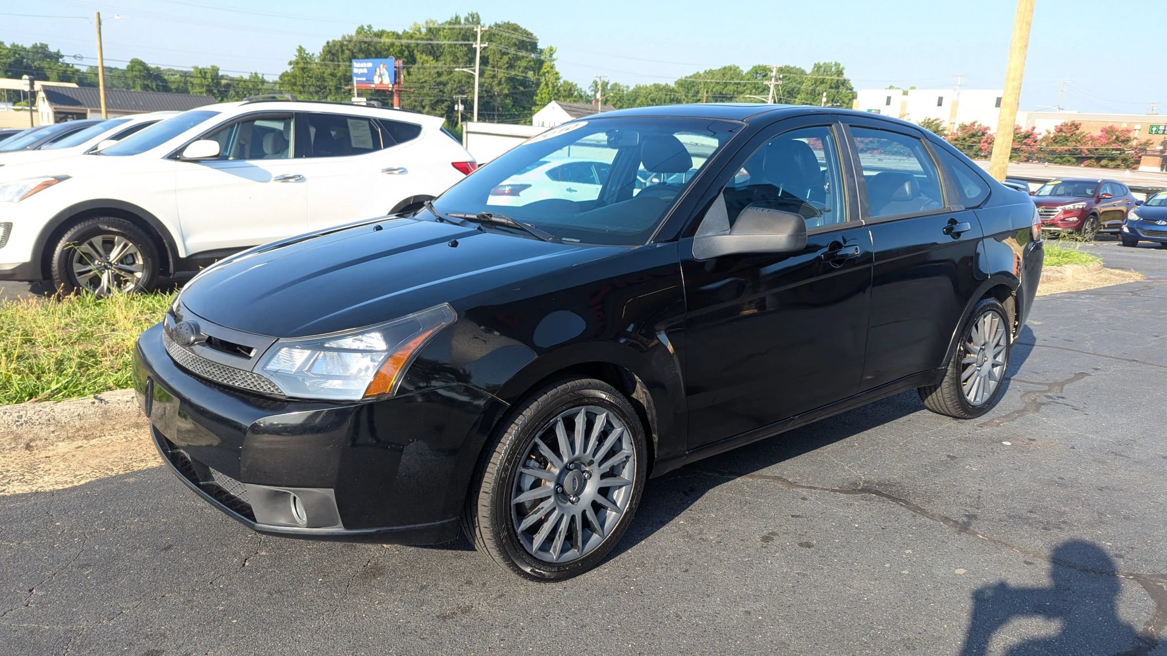 Used 2010 Ford Focus SES FWD image 3