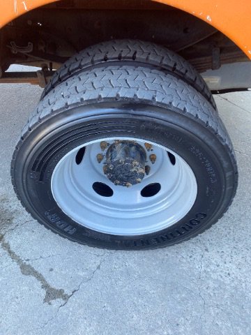 Used 2013 Ford F550 Full Dump and Plows w/ Payload Upgrade Pkg image 28