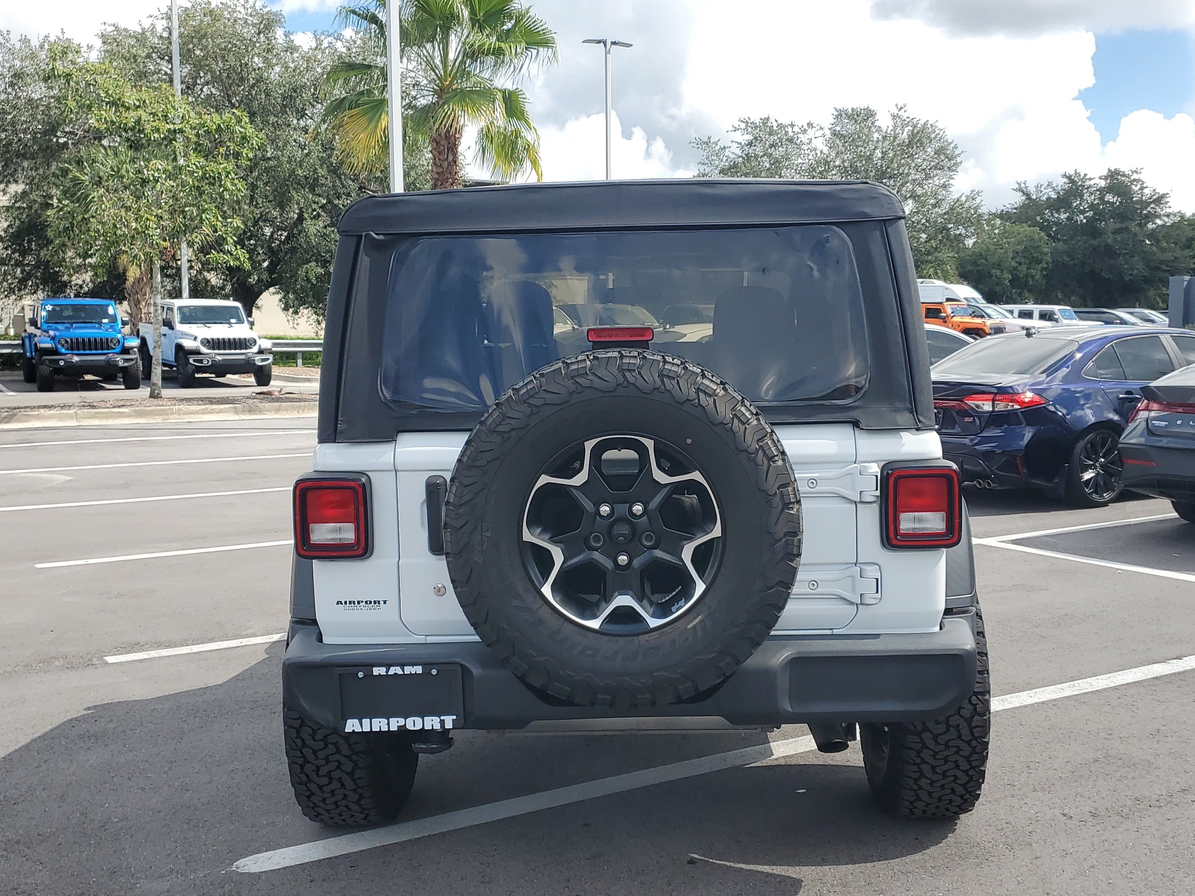 Used 2021 Jeep Wrangler Sport AWD/4WD image 7