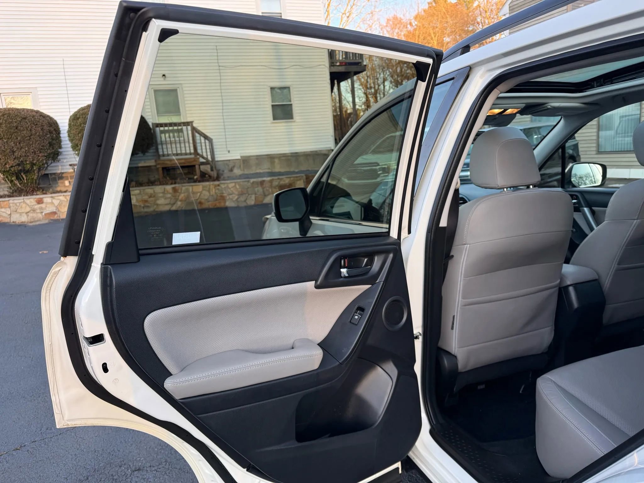 Used 2017 Subaru Forester 2.5i Limited image 16