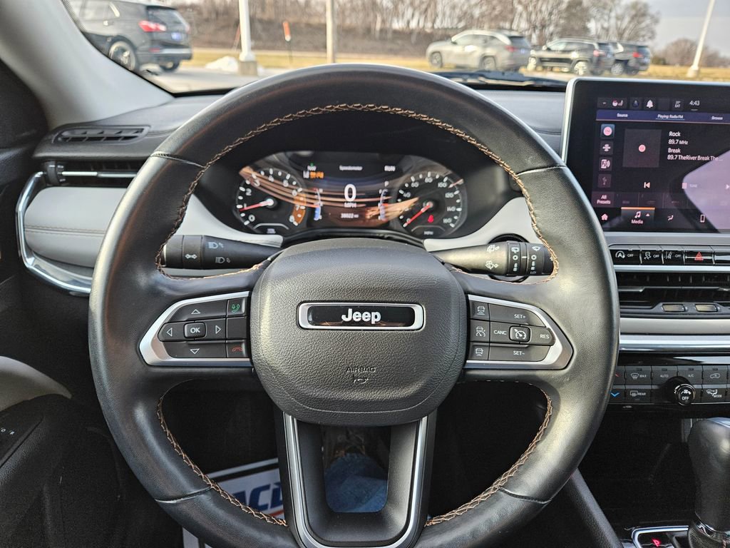 Used 2022 Jeep Compass Limited image 12