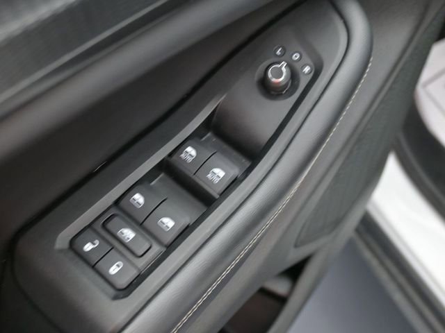 Used 2023 Jeep Grand Cherokee Altitude image 14